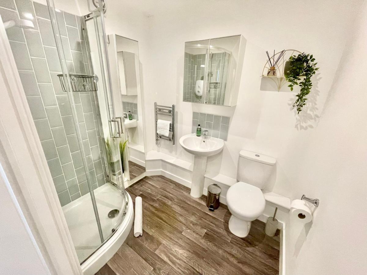 A Cozy Hideaway With Balcony - Close To Beach Bournemouth Exteriér fotografie